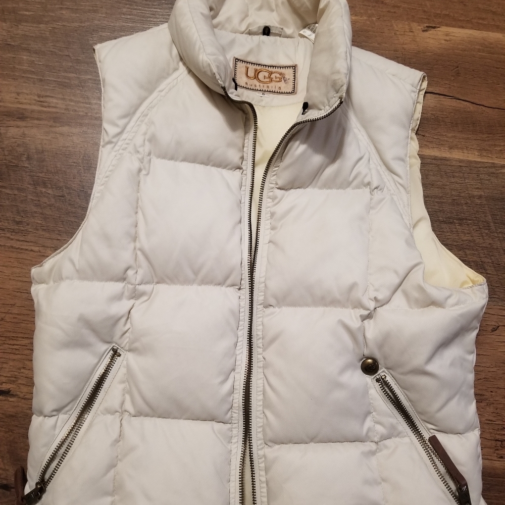 UGG Womens Cream Quilted Puffer Vest Goose Down Warm